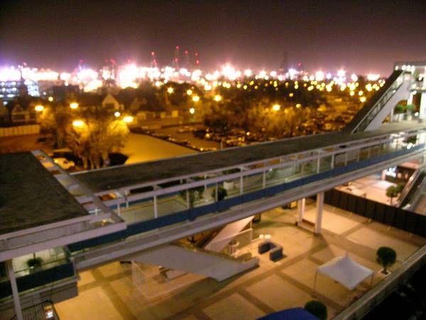 Queen's Walkway