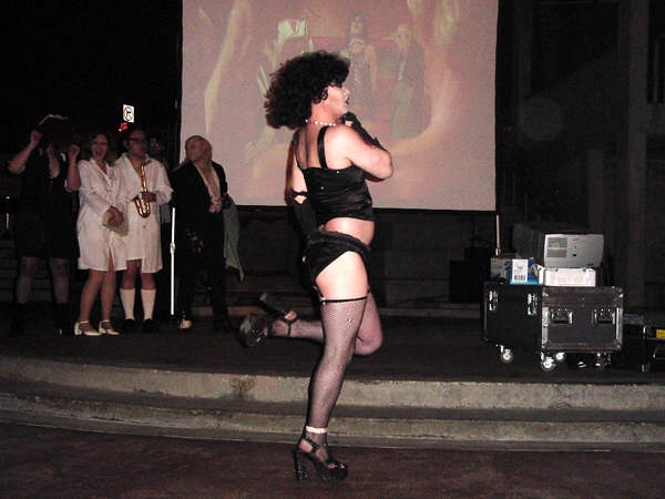 Strut...
